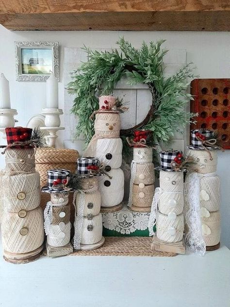 Repurposed Christmas Decor, Thread Spools Repurposed, Thread Spool Crafts, Spool Snowman, Diy Repurposed Items, Yarn Snowman, Vintage Repurposed Items, Vintage Eyes, Wooden Spool Crafts