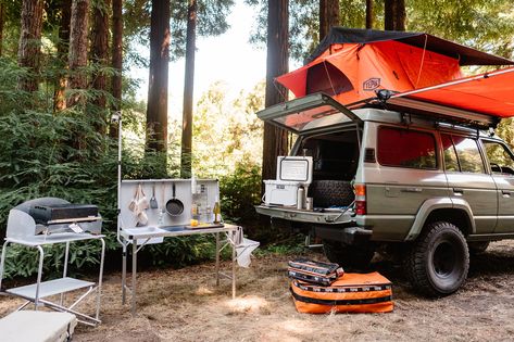 Tepui has made its name in the rooftop tent world. Now, the brand expands into a suite of car-camping goodies with a kitchen, lounge set, and duffel bag. Tepui Tent, Car Camping Gear, Camping In England, Yosemite Camping, Rooftop Tent, Camping Set Up, Affordable Vacations, Car Tent, Camping Set