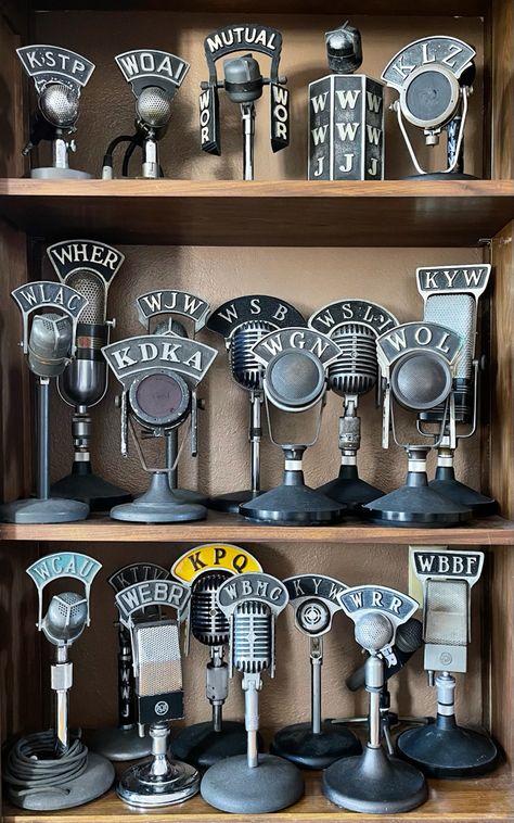 Public Radio Aesthetic, 1920s Radio Host, College Radio Station Aesthetic, Vintage Radio Decor, Old Radio Aesthetic, Radio Station Aesthetic, Vintage Radio Station, Radio Station Studio, 1950s Radio