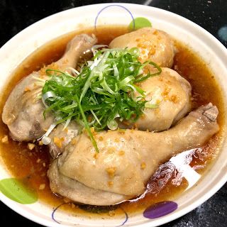 Min's Kitchen: Simple steamed chicken with garlic Steamed Chicken Drumsticks, Steamed Chicken Breast, Steam Chicken Recipe, Steam Chicken, Chicken Big, Steam Oven Recipes, Confinement Food, Chicken With Garlic, Chicken Menu