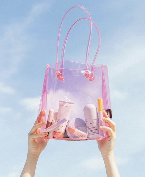 Clear skies, clear bag #urbanoutfitters Clear Beach Bag, Bag Photography, Clear Skin Care, Iphone Wallpaper Classy, Handpainted Bags, Aesthetic Bags, Fall Handbags, Painted Bags, Clear Bag