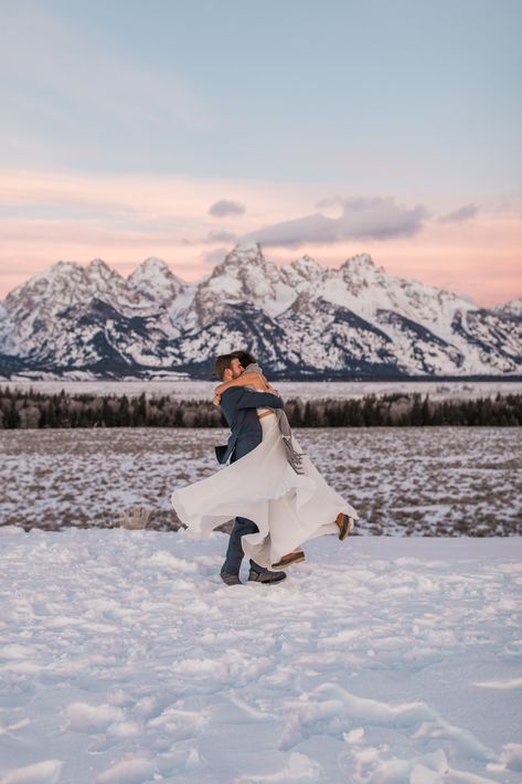 Winter Mountain Wedding, Outdoorsy Couple, Wyoming Weddings, Wedding Themes Winter, Winter Elopement, Tennessee Vacation, Winter Wonderland Wedding, Adventure Photography, Wonderland Wedding