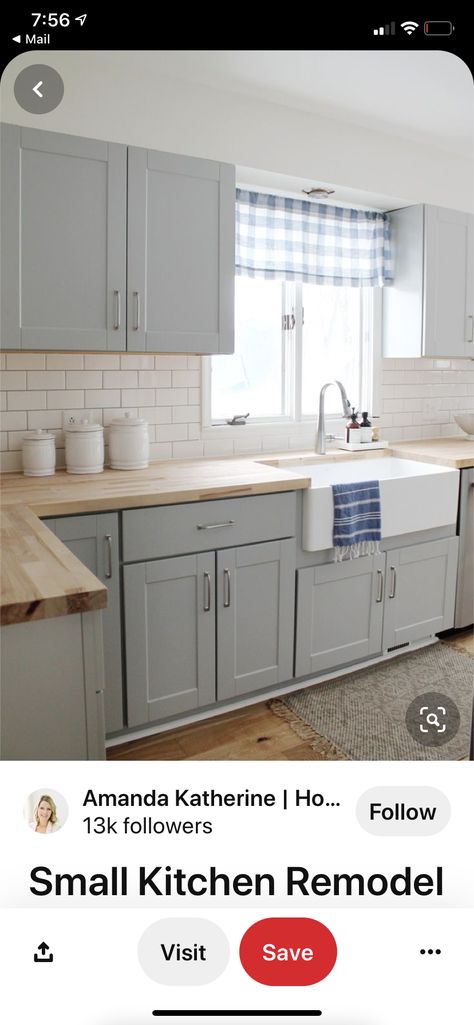 Light Grey Cabinets, Kitchen Light Grey, Light Grey Kitchen Cabinets, Light Grey Kitchens, Light Gray Cabinets, White Subway Tile Backsplash, Diy Backsplash, White Subway Tile, Subway Tile Backsplash