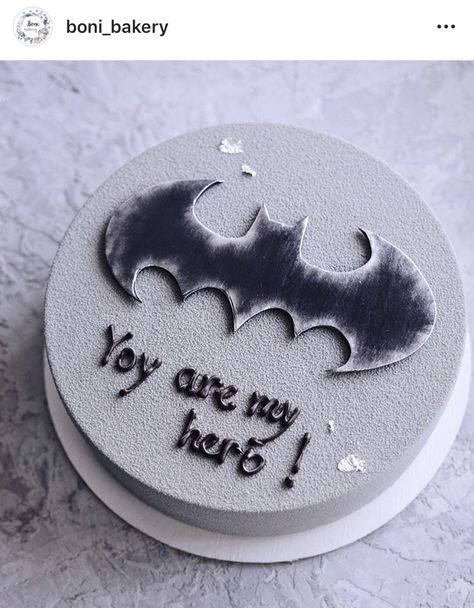 Batman Cake Aesthetic, Batman Theme Cake, Batman Pasta, Bae Ideas, Cute Gifts For Him, We Dont Talk About Bruno, Diy Valentines Gifts For Him, Girly Birthday Cakes, The Bat And The Cat