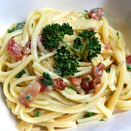 Pasta Carbonara Hawaiian Style - This is my favorite pasta and Italian dish. When the relatives are over or when there are lots of kids to feed, try this instead of spaghetti. They or anyone will love this dish. The Portuguese sausage really sets it apart and I like to add the lemon flavor to make this dish light and refreshing. If you can't find pancetta just use bacon and Portuguese sausage or even the smoked sausage you get in the freezer. Portuguese Sausage, Hawaii Food, Pasta Carbonara, Carbonara Pasta, Lemon Flavor, Gnocchi Recipes, Main Dish Salads, Hawaiian Food, Best Dinner Recipes