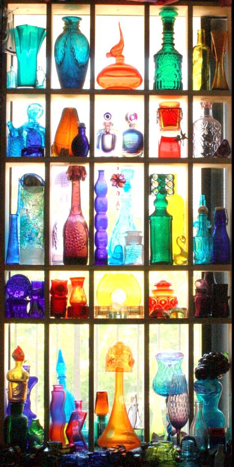 Cozy Little House: How To Put Collections On Display Colored Glass Bottles, Colored Glass Vases, Deco Boheme, Coloured Glass, Gorgeous Glass, Glass Vases, Bottles And Jars, On The Shelf, Displaying Collections