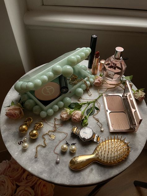 Gaia Aesthetic, Cosmetic Skin Care, Cult Gaia, Eyelash Curler, Vanity Table, Beauty Favorites, Horse Love, Something Beautiful, Glow Up?