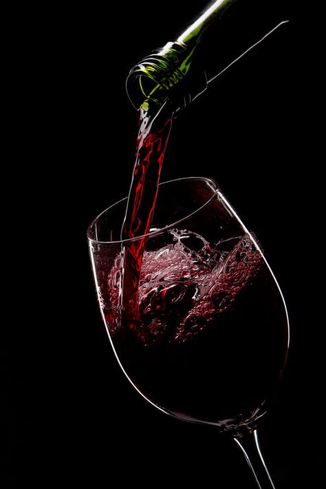 Wine Glass Photography, Wine Bottle Photography, Pouring Wine, Glass Photography, Wine Photography, Wine Glass Art, Wine Art, Wine Time, Dark Photography