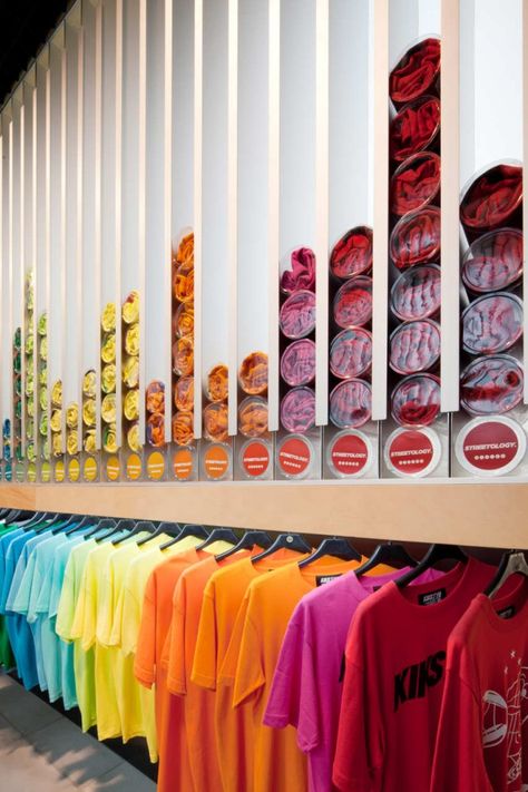 Color stories and impact using mass product. Streetology by Facet Studio. T-shirt Display, Tshirt Display, Retail Inspiration, Retail Concepts, Store Layout, Store Interiors, Retail Store Design, Retail Design Blog, Retail Interior