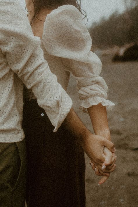 Photoshoot Ideas For Boyfriend, Winter Engagement Photoshoot, Casual Engagement Pictures, Engagement Photoshoot Outfit, Timeless Engagement Photos, Engagement Announcement Photos, Rialto Beach, Couple Life, You Are My Moon