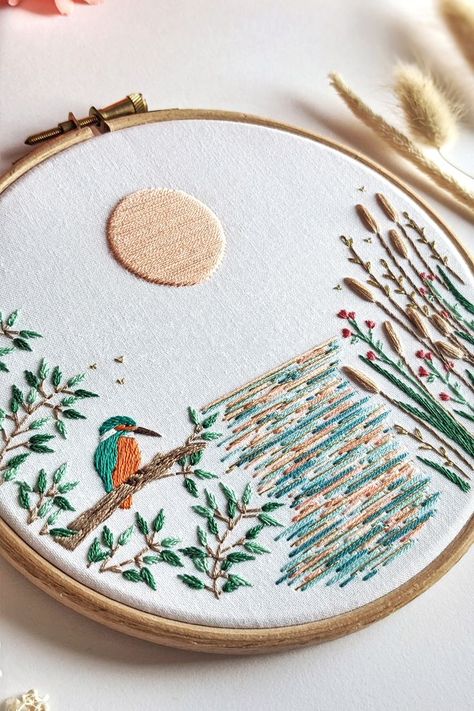 Lake Embroidery, Circle Embroidery, Embroidery Wall Art, Diy Craft Kit, Wall Art Unique, Hoop Embroidery, Framed Embroidery, Animal Wildlife, Embroidery Stitches Tutorial