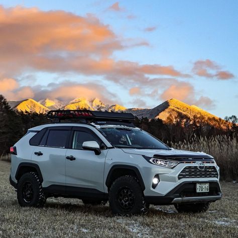 Toyota Rav4 Aesthetic, Rav4 Aesthetic, Lifted Rav4, Rav4 Mods, Rav 4 Toyota, 2023 Toyota Rav4, New Toyota Rav4, Mom Cars, 2019 Rav4