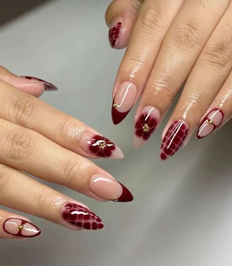 Fall Nails Pattern, Almond Nails Ideas Fall 2024, Fall Nail Inspo Simple, Almond Nails Designs Fall Simple, Autumn Almond Nails Design, Warm Nail Designs, Simple Fall Nail Designs Almond Shape, Nail Inspo Fall 2024, Burnt Orange Almond Nails