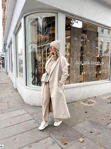 Chic Cashmere Workwear Pants, Casual Cashmere Trousers, Luxury Chic Cashmere Pants, Elegant Wide-leg Cashmere Pants, Casual Full-length Cashmere Pants, Cashmere Trousers, Trousers Outfit, Trouser Outfit, Winter Wear