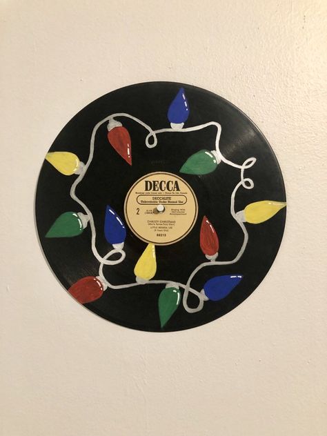 Paint Records, Christmas Lights Drawing, Record Painting Ideas, Painted Vinyl Record, Vinyl Record Painting, Vinyl Record Art Ideas, Record Ideas, Painted Records, Vinyl Record Crafts