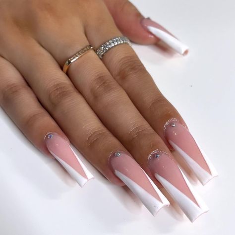 Andrea Castro 💕’s Instagram photo: “v french 🤍 Products used: Please I do - @kiaraskynails Pure white - @kiaraskynails Bling gel - @kiaraskynails Non-wipe top coat -…” V Shaped Nails, White V French Tip, V Tip French Nails, French Products, Nails With Rhinestones, Long Acrylic, Bling Acrylic Nails, French Tip Nails, Long Acrylic Nails