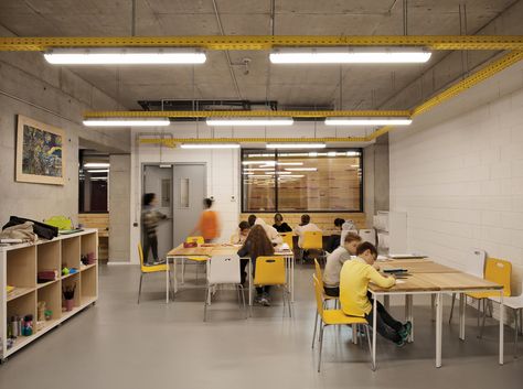 Gallery of Ayb Middle School / Storaket Architectural Studio - 21 Middle School Interior, Middle School Architecture, Classroom Lights, School Interiors, Classroom Interior, Classroom Idea, Architectural Studio, School Doors, School Interior