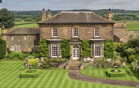 Residents might prefer that only they know about these three historic houses for sale in Yorkshire, but the secret’s out. Georgian Style Homes, English Houses, England Countryside, English Manor Houses, Georgian Architecture, Historic Houses, English Manor, This Old House, Countryside House