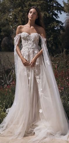 50 Wedding Dress, Elf Wedding Dress, Dress Trends 2023, Wedding Dress Simple, Elf Dress, Wedding Dresses Whimsical, Fairy Wedding Dress, Couture Wedding Gowns, Applique Wedding Dress