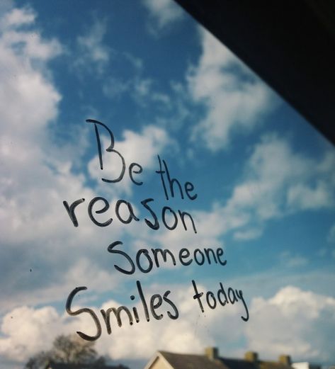 Be the reason someone smiles today ❤ Be The Reason Someone Smiles Today, Make Someone Smile Today, Be The Reason, Reasons To Smile, That Way, Wallpaper Backgrounds, Texts, Wallpapers, Quotes