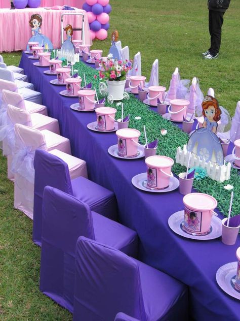 Loving the table settings at this gorgeous Sofia the First birthday party! See more party ideas and share yours at CatchMyParty.com Sofia Birthday Party Ideas, Princess Sofia Birthday Party Ideas, Princess Sofia Birthday, Princess Sofia Party, Sofia The First Party, Sofia The First Birthday Party, Sofia Party, Disney Princess Birthday Party, Princess Tea Party