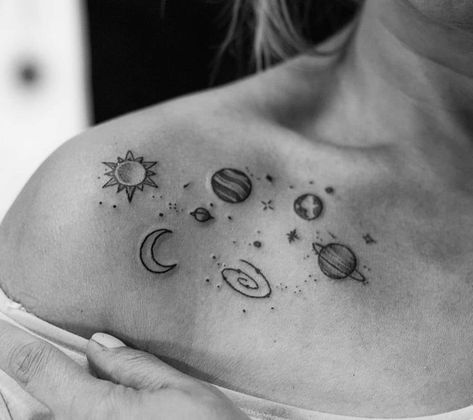 Mini Mall Tattoo, Stars And Planets Tattoo, Unique Spine Tattoos, Simple Tattoos For Women, Meaningful Symbols, Universe Tattoo, Planet Tattoos, Galaxy Tattoo, Tattoo Hand