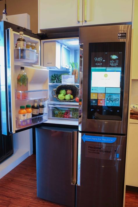 Smart Kitchen Technology, Smart Kitchen Ideas, Baddie Bedroom Ideas, Smart Fridge, Smart Refrigerator, Kitchen Technology, Smart Home Design, Smart Kitchen, Smart Appliances