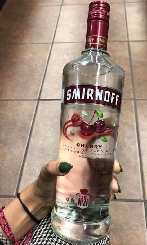 Cherry Vodka, Pretty Alcoholic Drinks, Yummy Alcoholic Drinks, Alcohol Party, Pretty Pens, Alcohol Aesthetic, Infused Vodka, Alcohol Bottles, Pretty Drinks