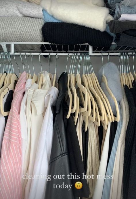 Decluttering Aesthetic, Declutter Aesthetic, Closet Declutter, Model Influencer, Declutter Closet, Minimal Aesthetic, Digital Diary, White Aesthetic, Pink Aesthetic