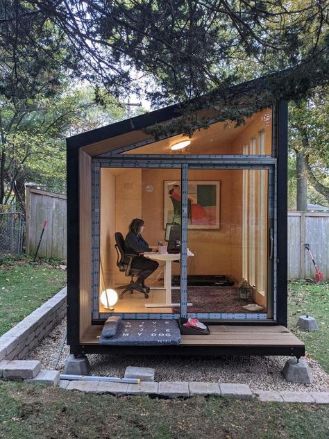 Autonomous Pod is the Monetizable Tiny Home Addition You’ve Been Waiting For - Tiny House Blog House Cozy, Office Shed, Tiny Office, Tiny House Blog, Garden Home Office, Modern Shed, Backyard House, Container Office, Backyard Studio