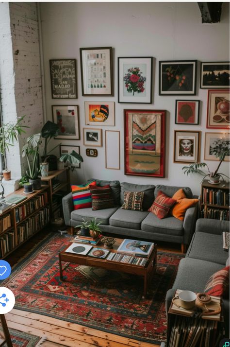 Eclectic Minimalism Interior, Eclectic Chic Living Room, Cozy Carpet Living Room, Mid Century Inspired Living Room, Mid Century Modern Eclectic Living Room, Eclectic Apartment Living Room, Mid Century Modern Decor Ideas, Mid Century Eclectic Living Room, Eclectic Decor Living Room