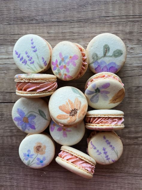 Fall watercolor florals flowers unique french macarons macaroons gluten free dessert Macaroons Design Ideas, Fairy Macarons, Floral Macarons, Gluten Free Macarons, Macaron Designs, Tea Business, Macarons Macaroons, Macaron Flavors, Flowers Unique