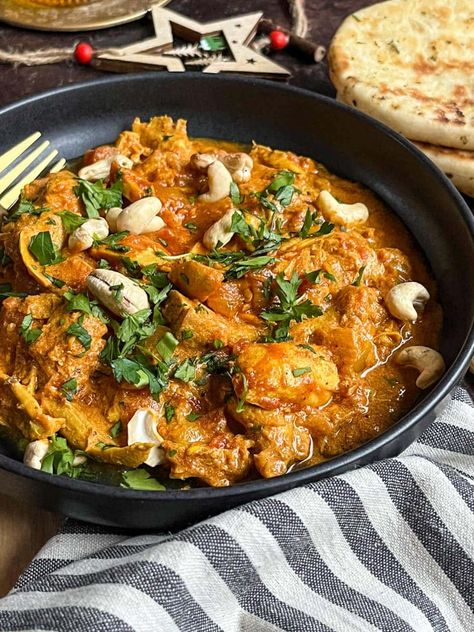 Leftover Turkey Curry Recipe - Something Sweet Something Savoury Turkey Curry Recipes, Turkey And Ham Pie, Leftover Turkey Curry, Slow Cooker Curry Recipes, Slow Cooker Beef Curry, Christmas Turkey Recipes, Turkey Curry, Curry In A Hurry, Slow Cooker Chicken Curry