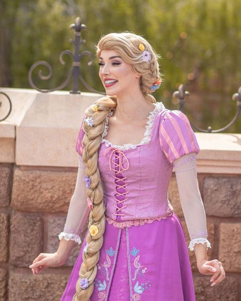 Rapunzel Cosplay Dress, Barbie Rapunzel Cosplay, Disneybounding Rapunzel, Ariel Pink Dress Disneybound, Ariel Pink Dress Live Action, Tangled Cosplay, Rapunzel Wig, Rapunzel Cosplay, Princess Makeup