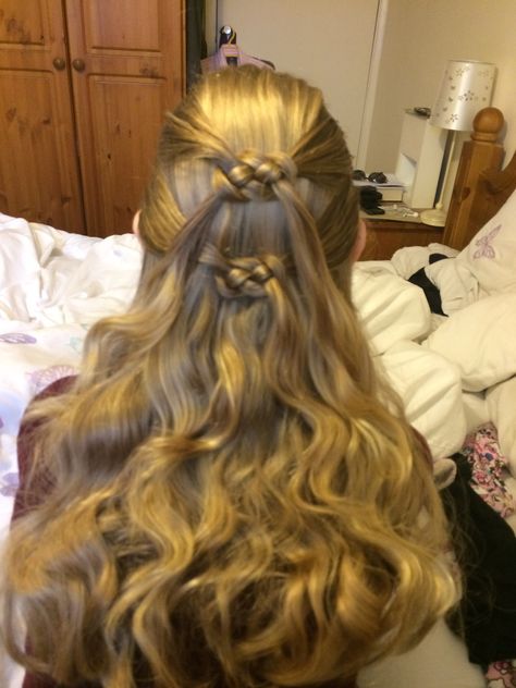 Celtic Knot Hairstyle, Arwen Hair, Celtic Hairstyles, Celtic Braids, Celtic Knot Hair, Celtic Hair, Medieval Hairstyles, Celtic Knots, Bad Hair