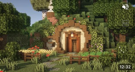 Minecraft Treehouses, Minecraft Decoration Ideas, Minecraft Mountain House, Minecraft House Decorations, Minecraft Mountain, Construction Minecraft, Modern Minecraft Houses, Minecraft Decoration, Casa Hobbit