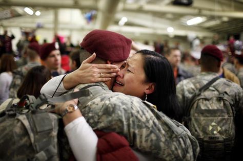 Troops+Coming+Home | Troops Come Home for Christmas - Photos - WSJ.com Soilders Coming Home, Soldiers Homecoming, Surprise Love Quotes, Soldier Homecoming, Soldiers Coming Home, Surprise For Girlfriend, Military Coming Home Videos, Military Moments, Im Coming Home