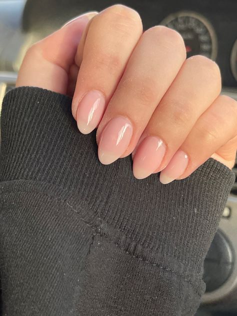 Almond Nails Short Natural, Round Nails Medium Length, Oval Natural Nails, Short Oval Gel Nails, Round Gel Nails, Karla Aesthetic, Almond Natural Nails, Round Almond Nails, Rounded Acrylic Nails