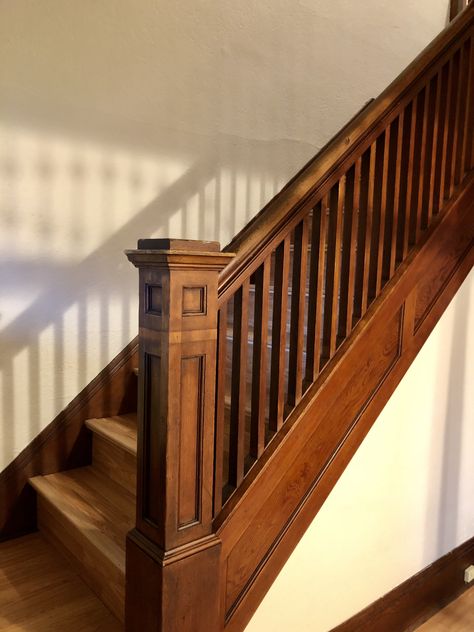 Traditional Wood Staircase, Craftsman Staircase Railing, Craftsman Style Banister, Victorian Wooden Staircase, Open Wood Staircase, Craftsman Staircase Ideas, Wood Stair Banister, Victorian Oak Staircase, Traditional Wooden Staircase