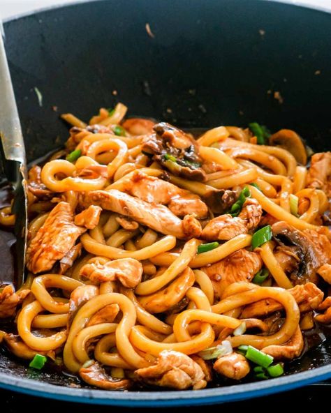 Udon Noodle Recipe With Egg, Udon Noodle Stir Fry Chicken, Recipes With Hoisin Sauce, Wok Noodles, Chicken Udon Noodles, Chicken Udon, Udon Noodles Recipe, Udon Recipe, Hoisin Chicken