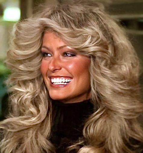 Fara Fawcett, 70s Feathered Hair, Farrah Faucet, Farah Fawcett Hair, 1970s Hair, Farrah Fawcett Hair, Fawcett Hair, Farah Fawcett, 1970s Hairstyles