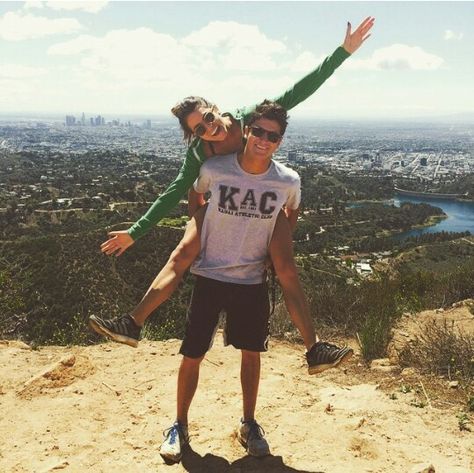 Relationships Goals, Nikki Reed, Perfect Photos, 2 Girl, Couple Photography Poses, Photo Pose, Guy Pictures, Paros, Her Brother