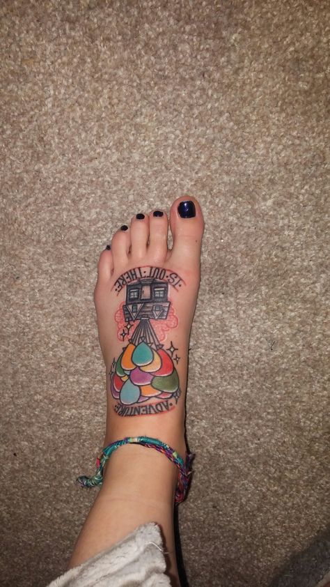 New Disney Pixar Up inspired tattoo :-) tattooist 'nedflandersztattoo' on Instagram Up Inspired Tattoo, Up Disney, Disney Pixar Up, Disney Tattoos, Disney Pixar Cars, Pixar Cars, Tattoo Idea, Womens Flip Flop, Disney Pixar