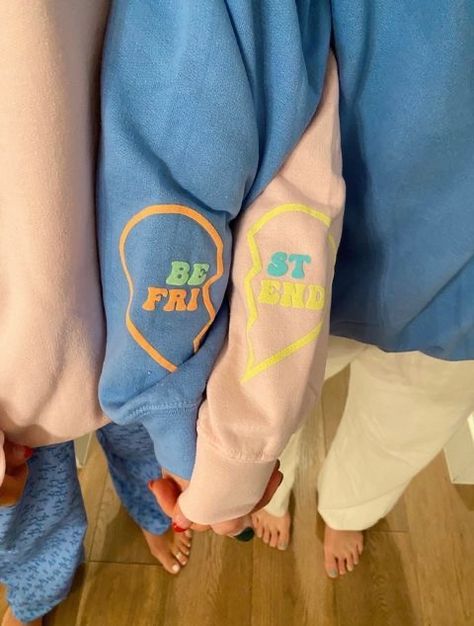 Best Friend Hoodies, Preppy Sweatshirts, Friend Pics, Hoodie Ideas, Aesthetic Hoodie, Cute Preppy Outfits, Cute Sweatshirts, Cute Simple Outfits, Look Your Best