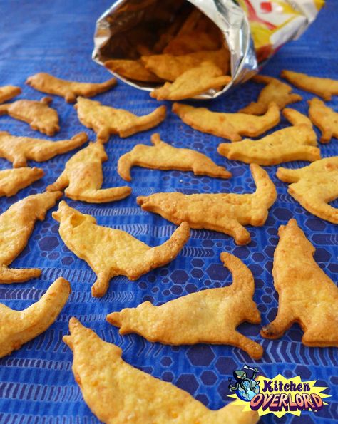 Bad Wolf Cheesy Crackers (from the new Doctor Who Cookbook) - Kitchen Overlord Wolf Food Ideas, Werewolf Snacks, Cat Themed Food Snacks, Cheesy Crackers Recipe, Doctor Who Themed Food, Doctor Who Food, Cheesy Crackers, Doctor Who Party, New Doctor Who