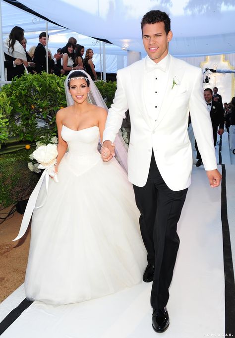 Image Kim Kardashian Wedding Dress Kris, Kardashian Wedding Dress, Kim Kardashian Kris Humphries, Kim Kardashian Engagement Ring, Kim Kardashian Wedding Dress, Kardashian Wedding, Kim Kardashian Wedding, Short Celebrities, Stunning Wedding Photos