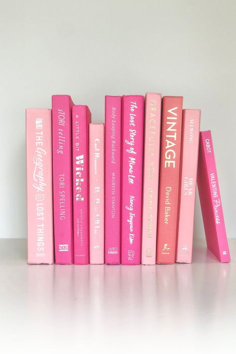 This is a bundle of pink decorative books to elevate preppy pink decor in your bedroom, dorm room or living room. Pink aesthetic book bundles in shades of hot pink, light pink, blush pink, dusty pink, magenta fuscia and much more! ABOUT - All books are real and hardcover.  - Books are sold by side binding color. - Choose the number of books you want from the drop-down menu. - Some books are pre-loved & may show minor wear; all books are real & readable!  - The books you receive may have handwrit Hot Pink Room, Books For Decoration, Princess Valentines, Pink Dorm, Preppy Decor, Pink Room Decor, Deco Rose, Preppy Room Decor, Pink Books