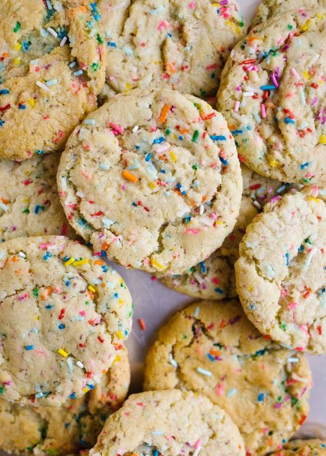 Vegan Cookie Sandwich, Funfetti Cookie Recipe, Vegan Bakes, Funfetti Cookies, Sprinkles Recipe, Coconut Dessert, Vanilla Sugar Cookie, Brownie Desserts, Cake Vegan