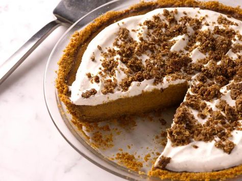 Bobby Flay's Pumpkin Pie with Cinnamon Crunch and Bourbon-Maple Whipped Cream  #Thanksgiving #ThanksgivingFeast #Dessert Maple Whipped Cream Recipe, Maple Whipped Cream, Bobby Flay Recipes, Cinnamon Crunch, Best Thanksgiving Recipes, Recipes With Whipping Cream, Thanksgiving Pies, Bobby Flay, Best Pumpkin