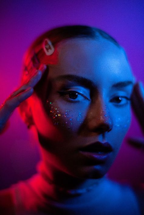 Gels Photography, Make Up Euphoria, Glitter Freckles, Gel Photography, Colour Gel Photography, Self Portrait Ideas, Euphoria Vibes, Changing Your Mindset, Neon Photography